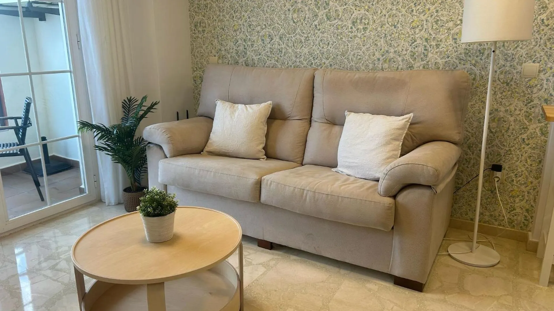 Maravilloso Apartamento En Primera Linea De Playa Con Vistas Al Mar En Caleta De Velez 2 C Испания